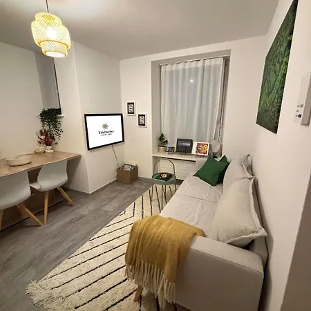 In Center Of Apartment Zürich